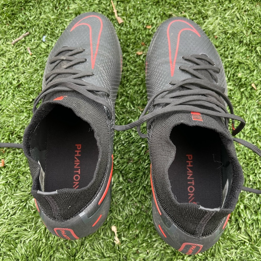 Nike Men’s Phantom Soccer Cleats Size 9 - Picture 2 of 5